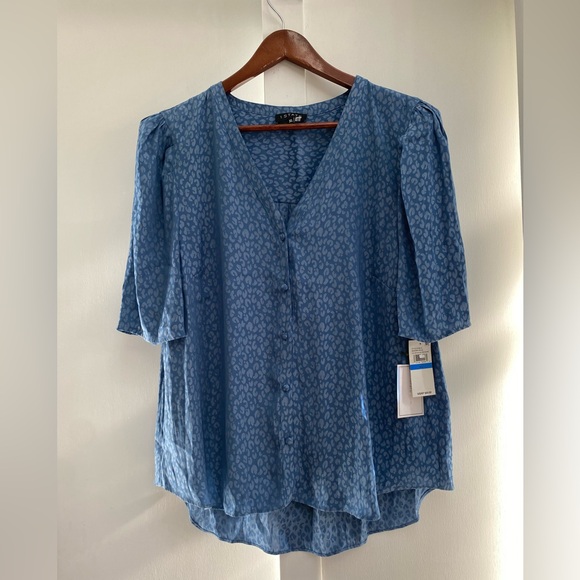 1.STATE NWT patterned light blue buttoned flounce sleeve top - XL 🩵 - Picture 3 of 5